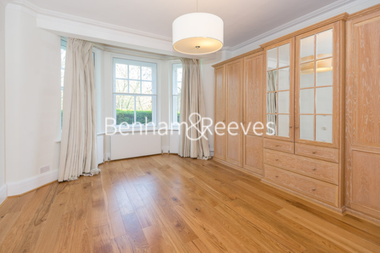 4  bedrooms flat to rent in East Heath Road, Hampstead, NW3-image 3