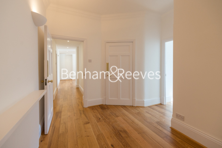 4  bedrooms flat to rent in East Heath Road, Hampstead, NW3-image 12