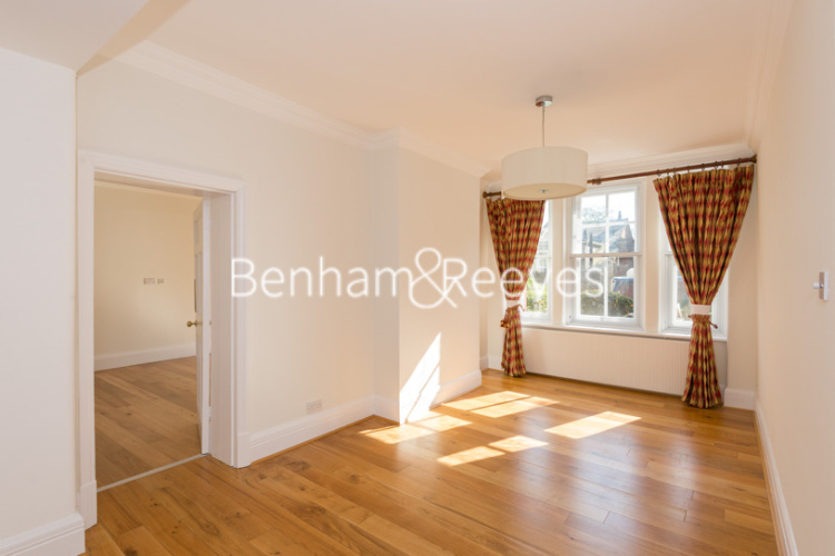 4  bedrooms flat to rent in East Heath Road, Hampstead, NW3-image 13