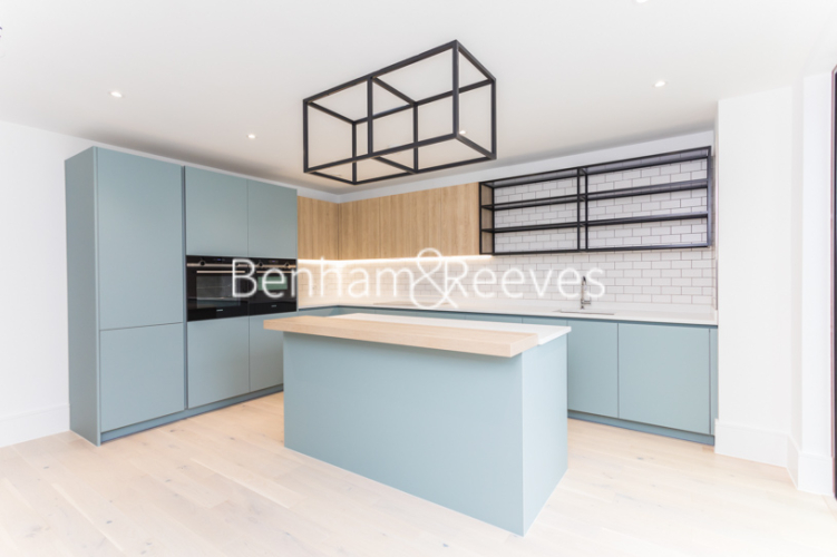 4  bedrooms house to rent in Henry Darlot Drive, Millbrook Park, NW7-image 19