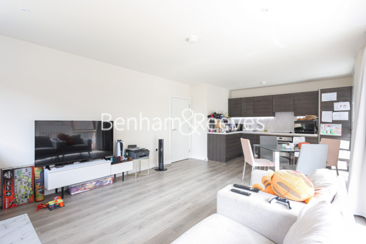 2  bedrooms flat to rent in Royal Engineers Way, Millbrook Park, NW7-image 6