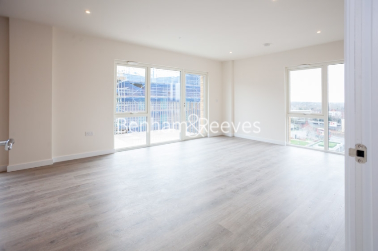 2 bedrooms flat to rent in Arum Apartments, Royal Engineers Way, NW7-image 5