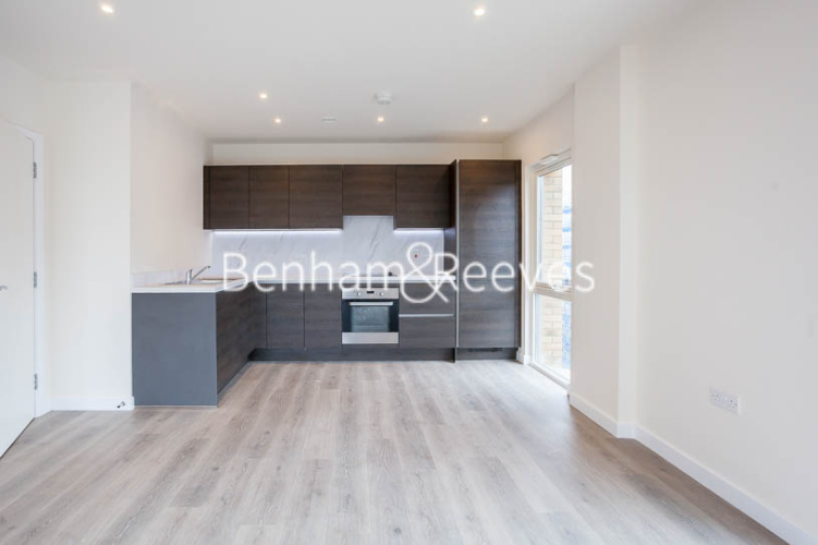 2 bedrooms flat to rent in Royal Engineers Way, Hampstead, NW7-image 1