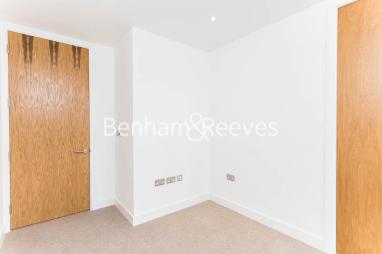 3  bedrooms flat to rent in Masefield Court, Maida Vale, W9-image 10
