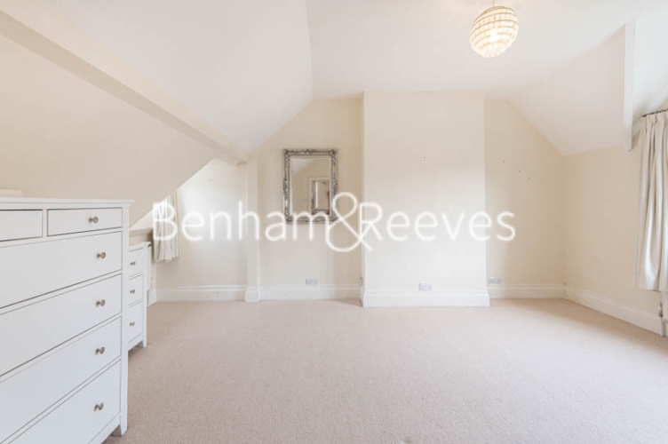 4  bedrooms flat to rent in Park Avenue, Hampstead, NW11-image 12