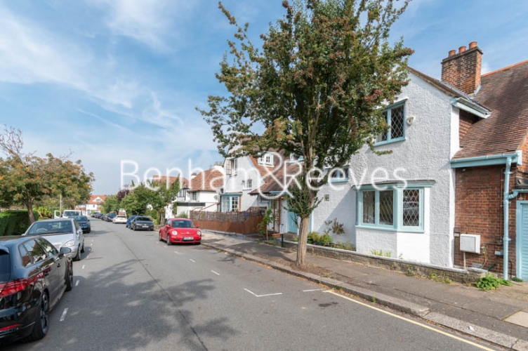 4 bedrooms flat to rent in Park Avenue, Hampstead, NW11-image 20