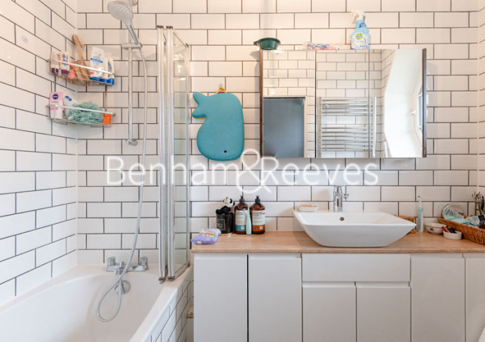 3 bedrooms flat to rent in Charlbert street, St john wood, NW8-image 4