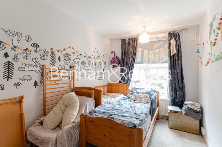 3  bedrooms flat to rent in Charlbert street, St john wood, NW8-image 12