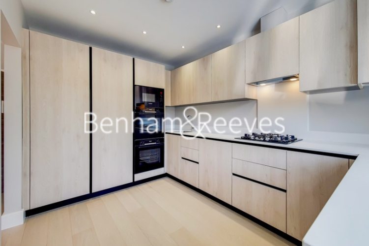 3 bedrooms flat to rent in The drive, Golder green, NW11-image 2