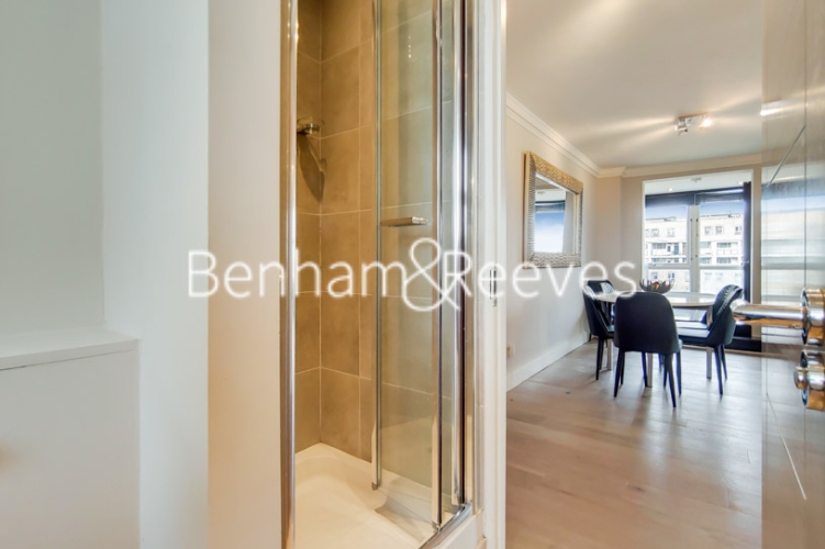 3 bedrooms flat to rent in Boydell Court, St. Johns Wood Park, NW8-image 9
