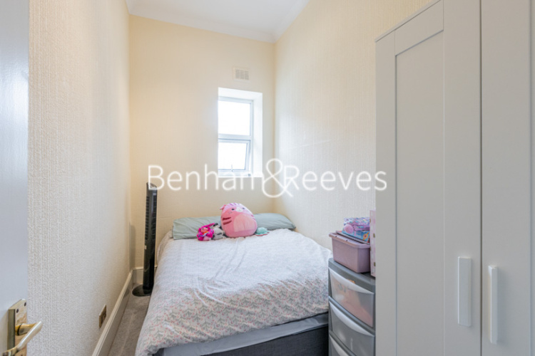 3  bedrooms flat to rent in Langland Mansions, Hampstead, NW3-image 9