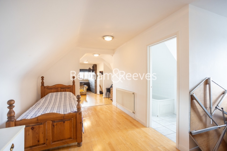 Studio flat to rent in Wessex Court, Golder Green, NW11-image 18