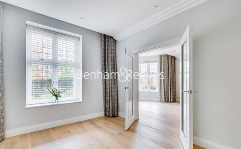 3  bedrooms flat to rent in Kidderpore Gardens, Hampstead, NW3-image 7