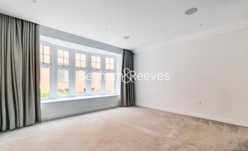3  bedrooms flat to rent in Kidderpore Gardens, Hampstead, NW3-image 10