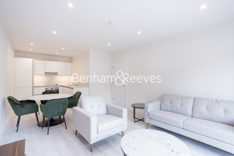 1  bedroom flat to rent in Inglis Way, Hampstead, NW7-image 1
