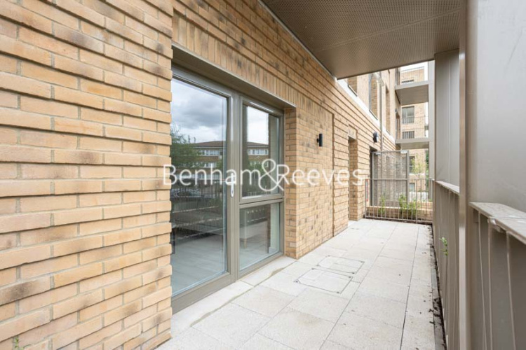 1  bedroom flat to rent in Inglis Way, Hampstead, NW7-image 5