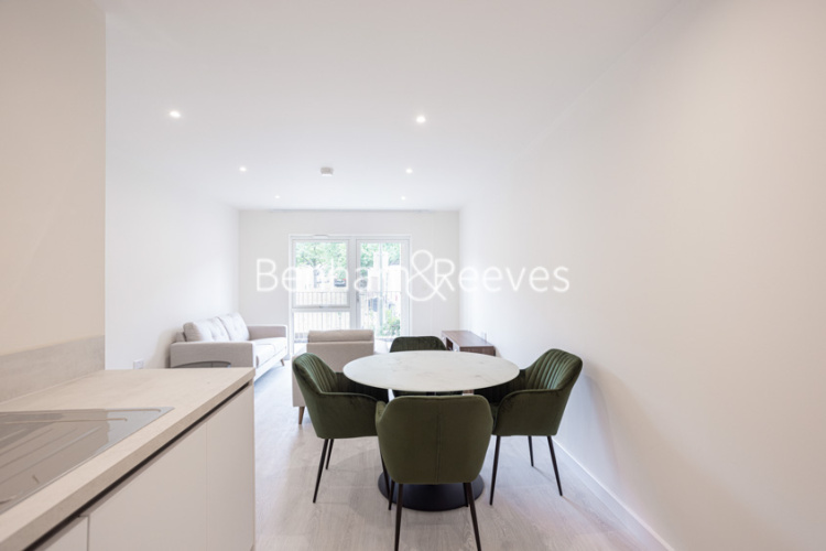 1  bedroom flat to rent in Inglis Way, Hampstead, NW7-image 8