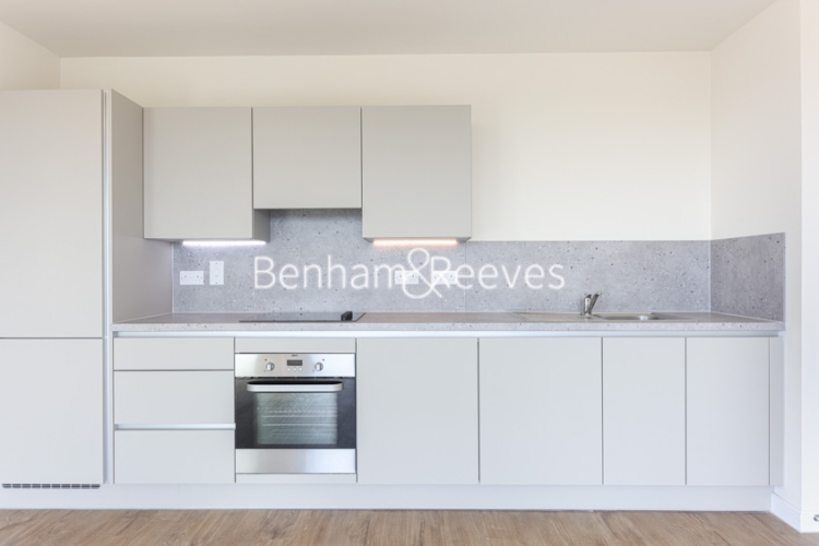 2  bedrooms flat to rent in Watkin Road, Wembley, HA9-image 2