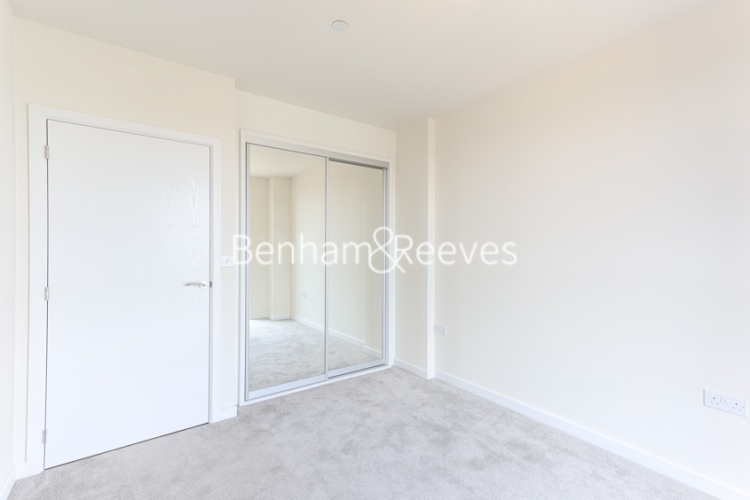 2 bedrooms flat to rent in Watkin Road, Wembley, HA9-image 3