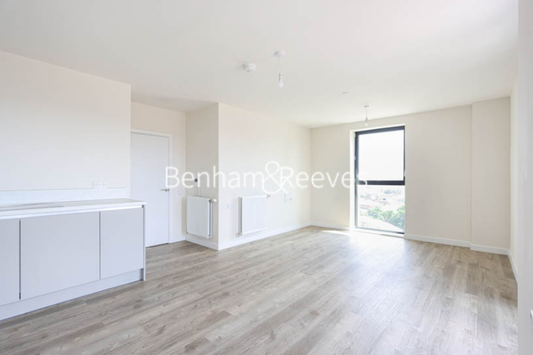 2 bedrooms flat to rent in North End Road, Wembley, HA9-image 1