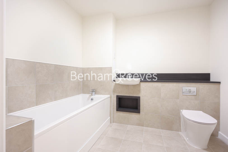 2  bedrooms flat to rent in North End Road, Wembley, HA9-image 10