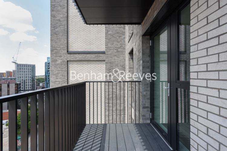 2  bedrooms flat to rent in North End Road, Wembley, HA9-image 11