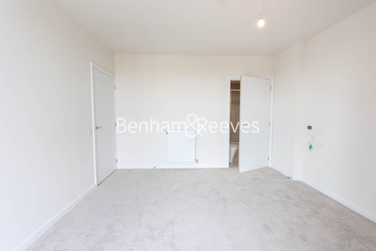 2  bedrooms flat to rent in North End Road, Wembley, HA9-image 20