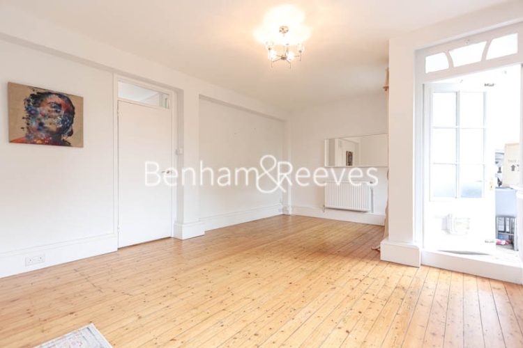 3  bedrooms flat to rent in Barrow Hill Estate, Charlbert Street, NW8-image 1