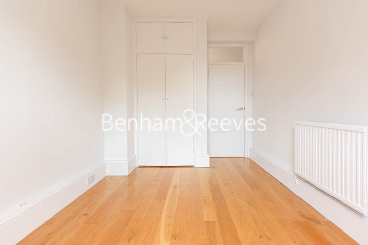 3 bedrooms flat to rent in Barrow Hill Estate, Charlbert Street, NW8-image 8