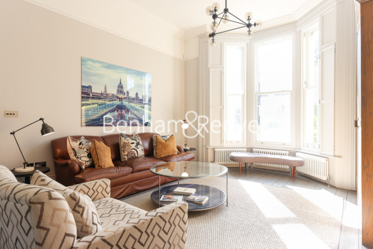 2  bedrooms flat to rent in Harley Road, Hampstead, NW3-image 1