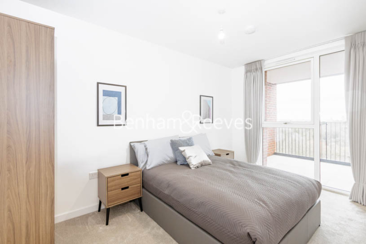 2 bedrooms flat to rent in Hendon Riverside, West Hendon, NW9-image 3