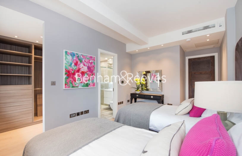 3 bedrooms flat to rent in Lyndhurst Road, Hampstead, NW3-image 3
