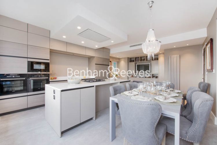 3 bedrooms flat to rent in Lyndhurst Road, Hampstead, NW3-image 6