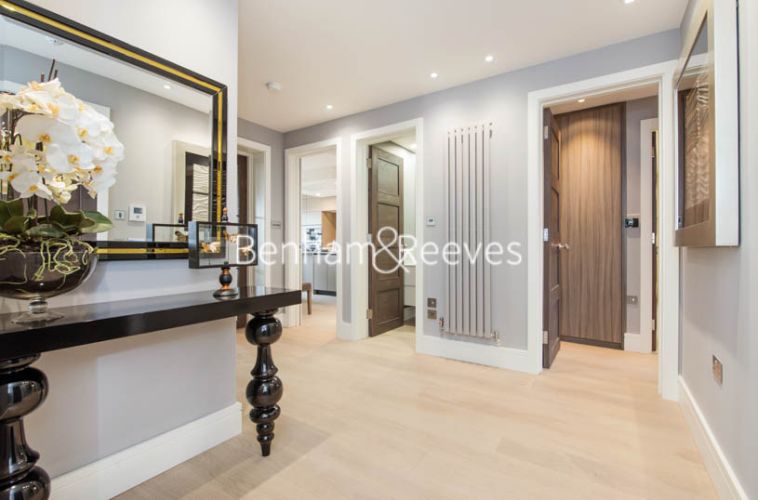 3 bedrooms flat to rent in Lyndhurst Road, Hampstead, NW3-image 9