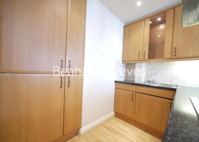 2  bedrooms flat to rent in Gayton Crescent, Hampstead, NW3-image 2