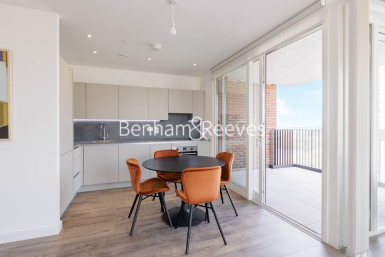 2 bedrooms flat to rent in Shearwater Drive, Hampstead, NW9-image 2