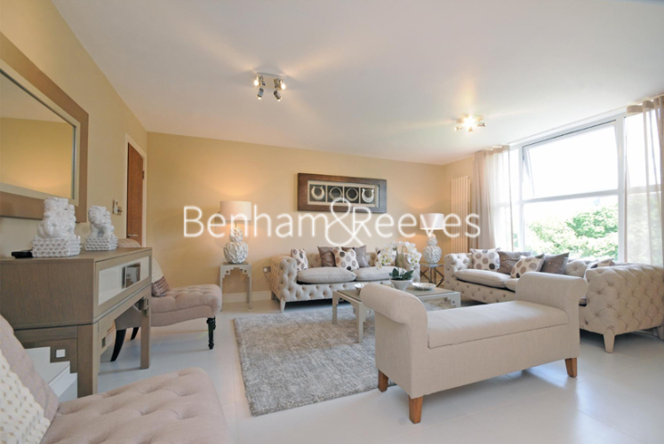 3 bedrooms flat to rent in Boydell Court, St. Johns Wood Park, NW8-image 1