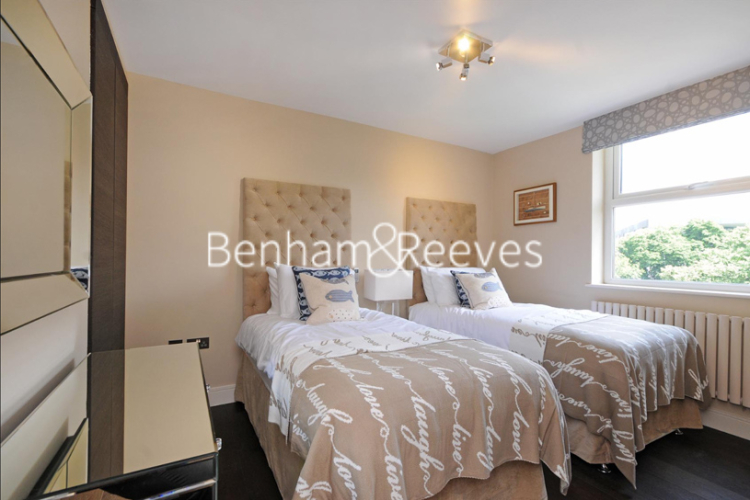 3 bedrooms flat to rent in Boydell Court, St. Johns Wood Park, NW8-image 4