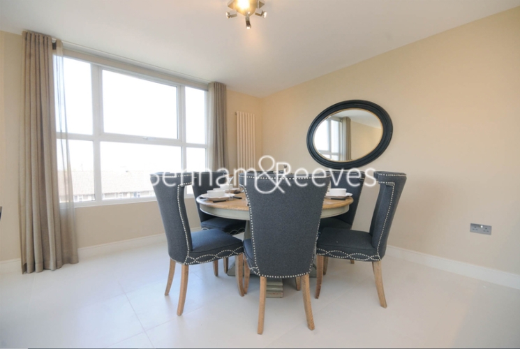 3  bedrooms flat to rent in Boydell Court, St. Johns Wood Park, NW8-image 3