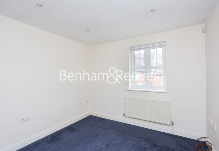 2  bedrooms flat to rent in Honiton Gardens, Hampstead, NW7-image 14