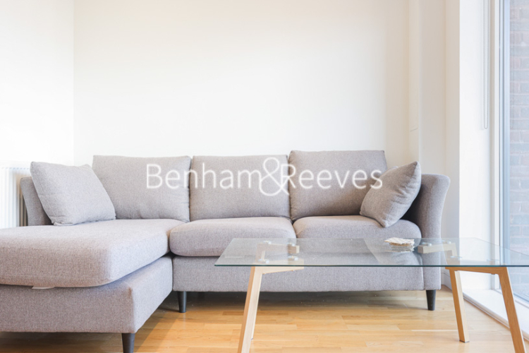 1  bedroom flat to rent in Shearwater Drive, Hampstead, NW9-image 1