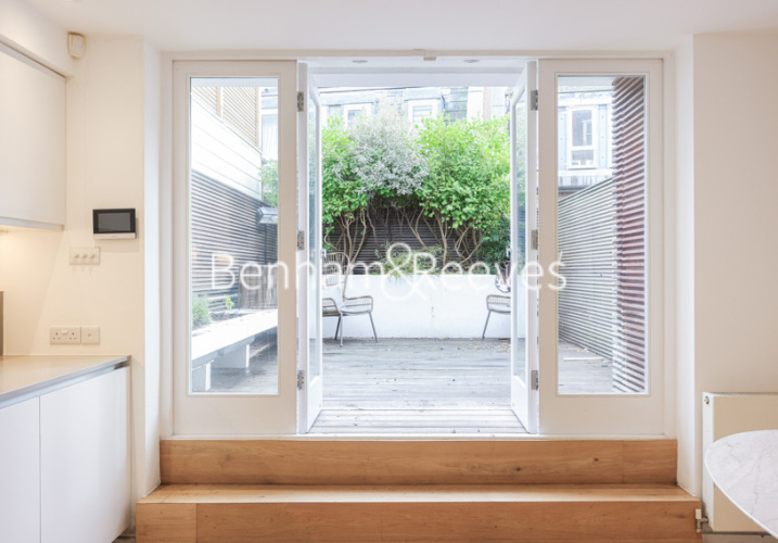 4  bedrooms house to rent in Flask Walk, Hampstead, NW3-image 19