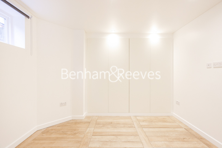 3 bedrooms flat to rent in Nassington Road, Hampstead, NW3-image 8