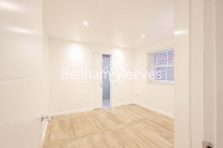3  bedrooms flat to rent in Nassington Road, Hampstead, NW3-image 13