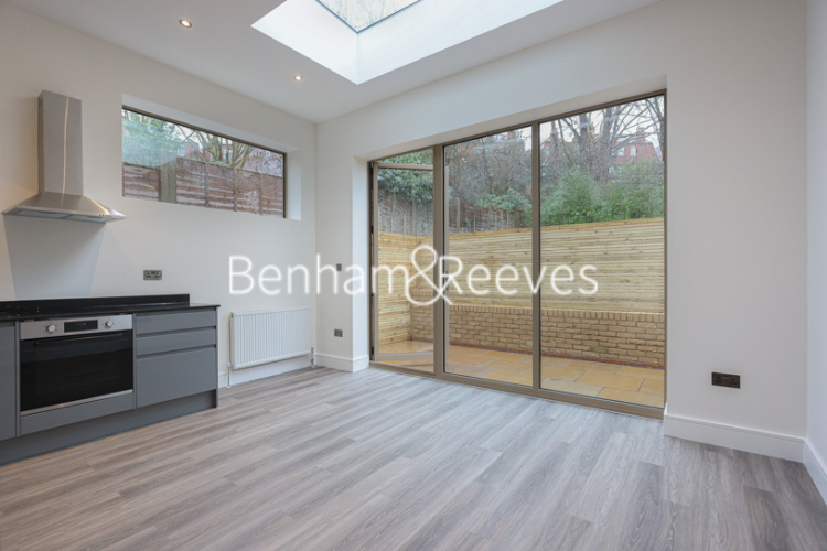 2  bedrooms flat to rent in Finchley Road, Hampstead, NW3-image 1