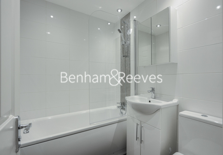 2  bedrooms flat to rent in Royal Drive, Friern Barnet, N11-image 4