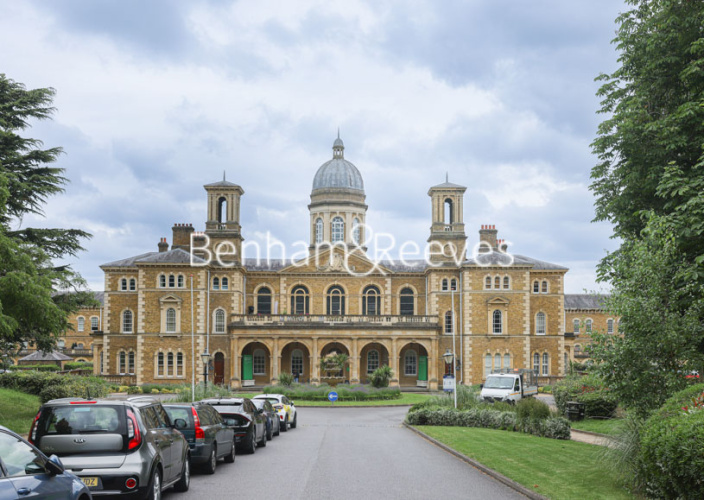 2  bedrooms flat to rent in Royal Drive, Friern Barnet, N11-image 5