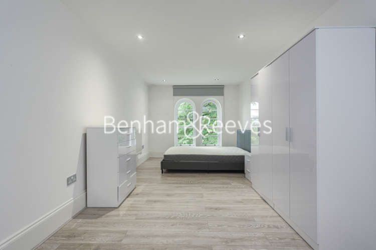 2  bedrooms flat to rent in Royal Drive, Friern Barnet, N11-image 19
