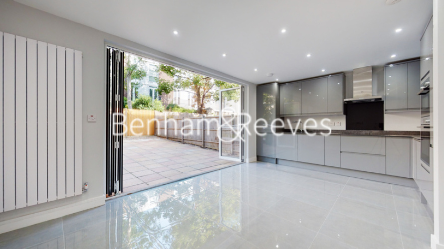 5  bedrooms house to rent in Hornby Close, Hampstead ,NW3-image 10