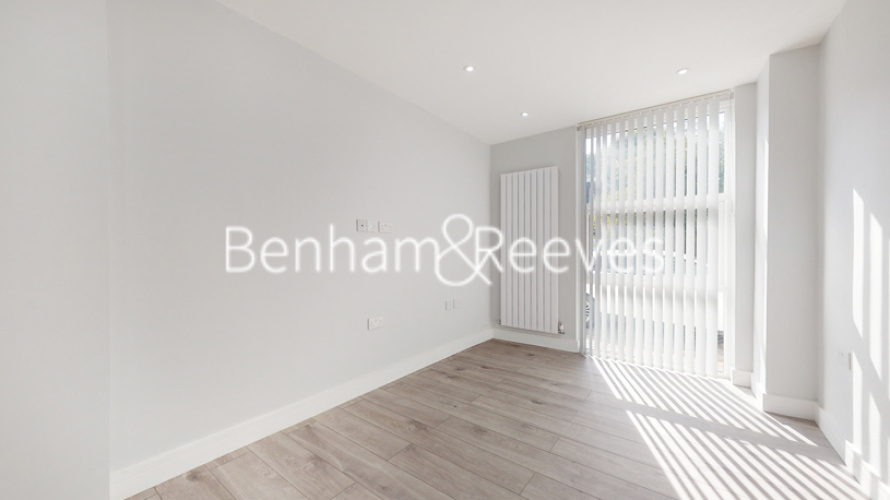 5  bedrooms house to rent in Hornby Close, Hampstead ,NW3-image 11